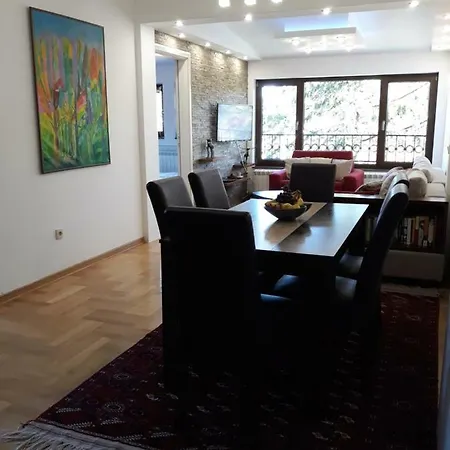 Apartment De La Falaise-aпартмaн де лa фалез *